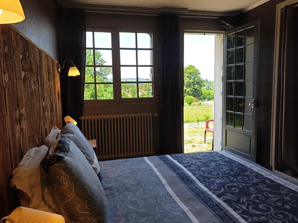 Auberge Du Bois De L'Etang - Motel Les Tilleuls Peyrat-le-Château Exterior photo